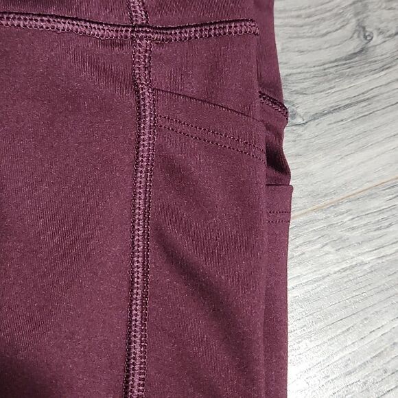 EUC Victoria Secret Maroon Pocket Leggings - Picture 6 of 7